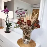 Σπίτι διακοπών Comfortable House In With Terrace