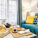 Σπίτι διακοπών Comfortable House In With Terrace