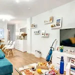 Σπίτι διακοπών Comfortable House In With Terrace