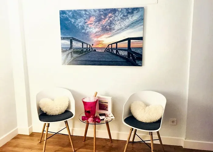 Comfortable House In With Terrace Vakantiehuis *