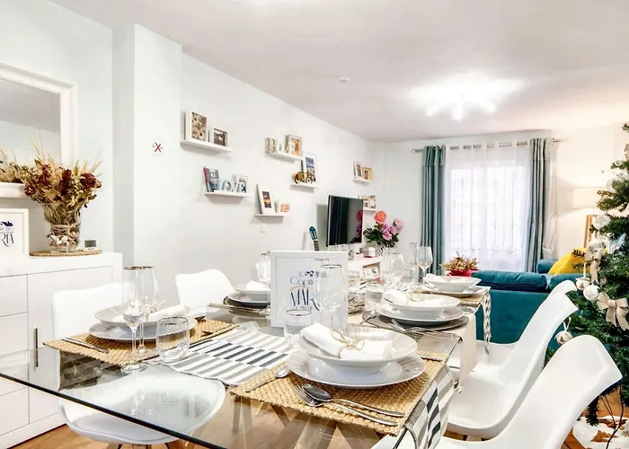 Comfortable House In With Terrace Vakantiehuis *