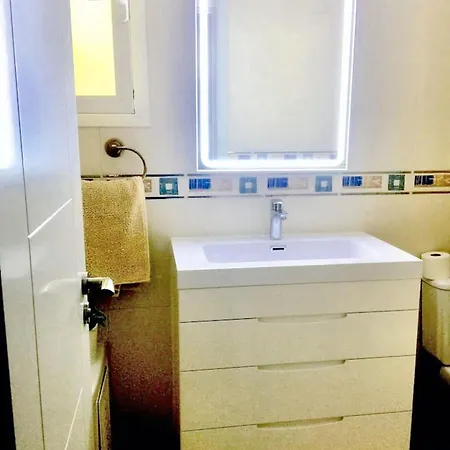 Comfortable House In With Terrace * フエンヒロラ