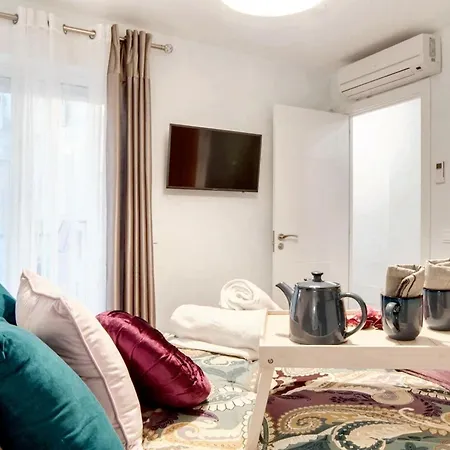 Comfortable House In With Terrace Дом отдыха