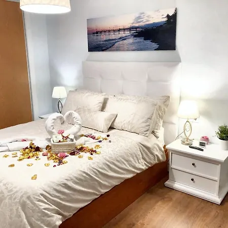 Vakantiehuis Comfortable House In With Terrace *