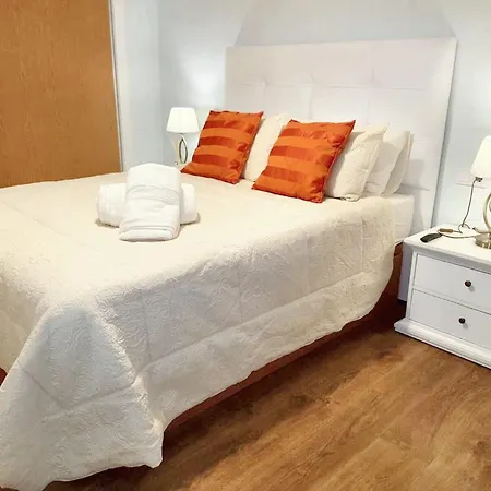 Comfortable House In With Terrace フエンヒロラ