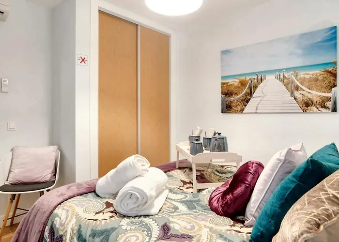 Comfortable House In With Terrace فوينخيرولا