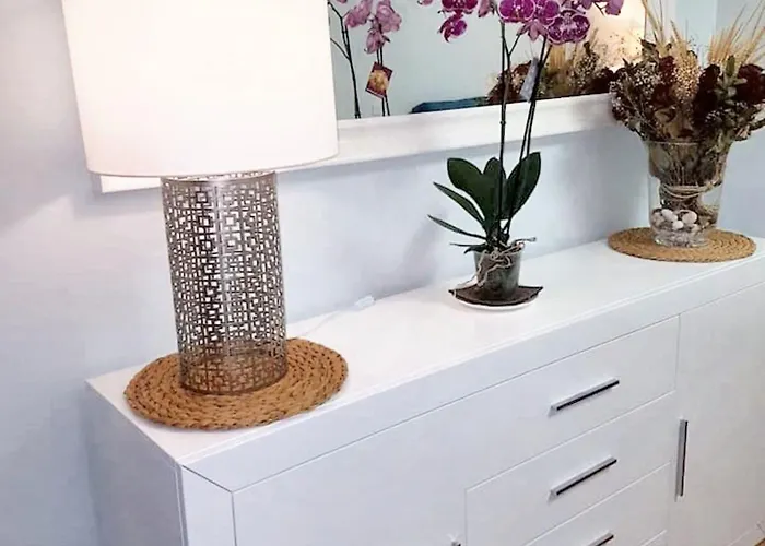 Comfortable House In With Terrace بيت للعطل