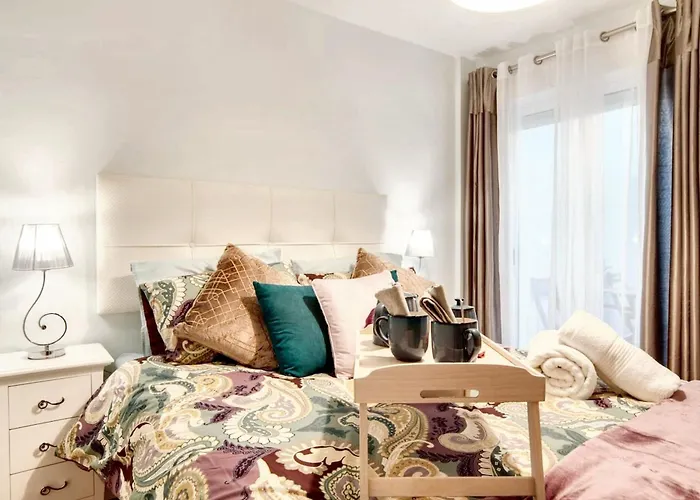 Comfortable House In With Terrace Holiday home *