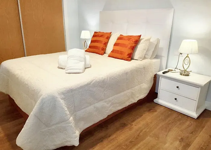 Comfortable House In With Terrace فوينخيرولا